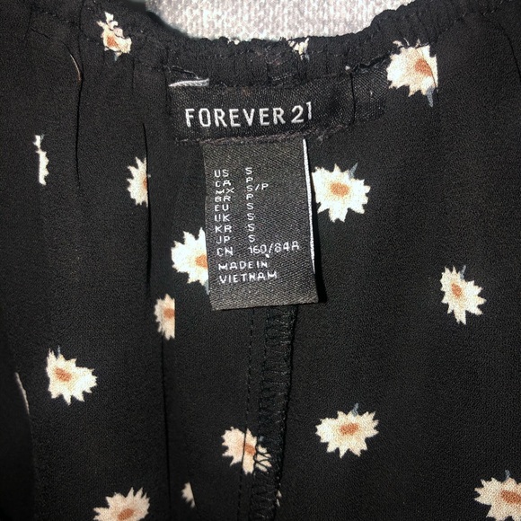 Daisy Ruffle Top - Picture 3 of 3